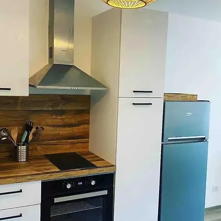 37m2, Parking, Wifi, Clim, Centre-ville Port *